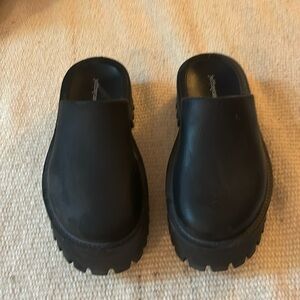*Like New* Jeffrey Campbell black mules